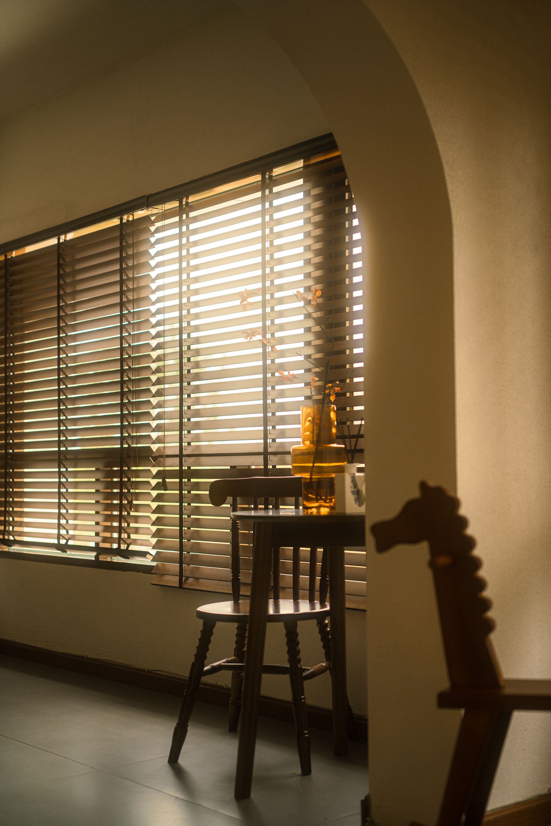 Elegant window blinds installation